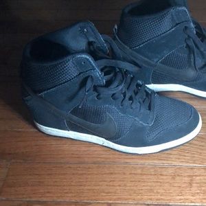 Nike Women’s Dunk Sky High, Black, 8.5